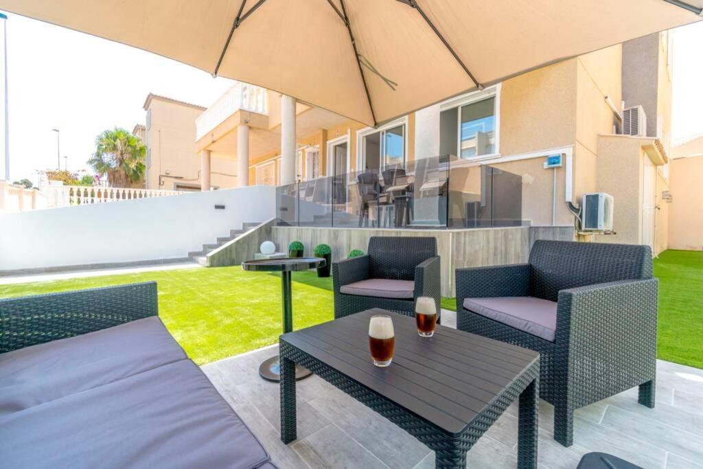 Villa-Capricho Playa - Zeus Torrevieja Exteriör bild